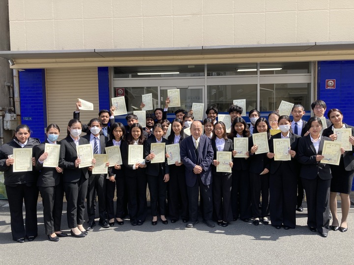 2024年度後期終業式を行いました。
後期の優秀賞・努力賞を受賞されたみなさん、おめでとうございます！
また2025年度も頑張りましょう！